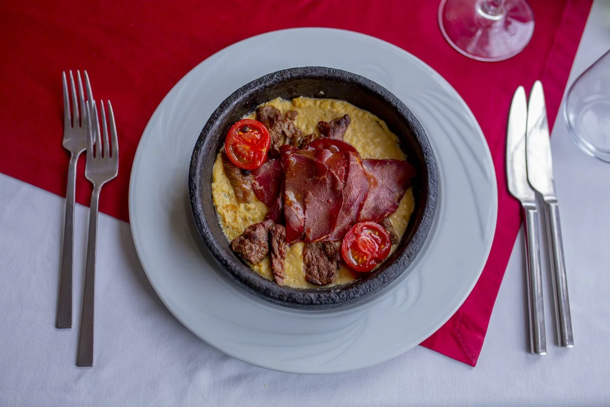 Humuslu Pastırmalı Bonfile Parçaları