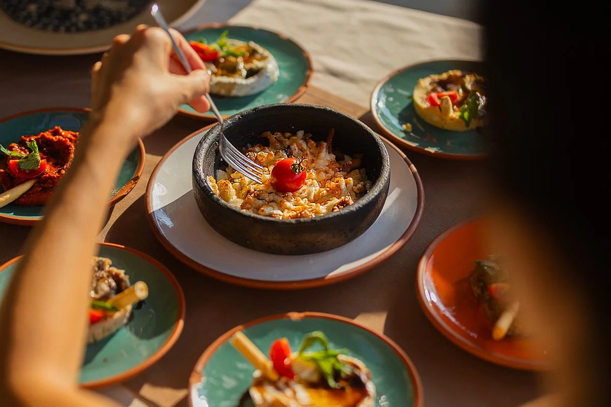 Kiremitte Tavuklu Kaşarlı Mantar